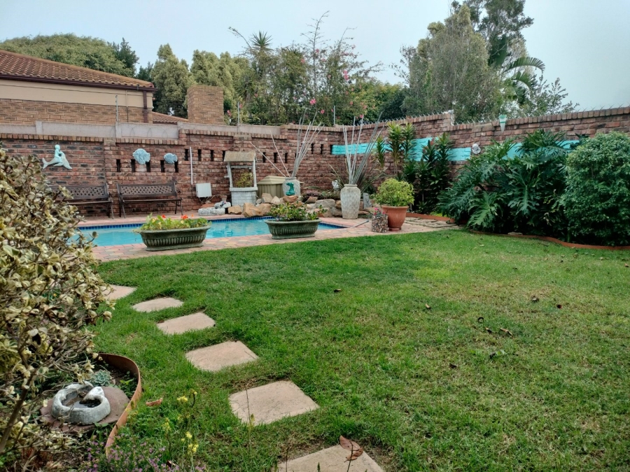 3 Bedroom Property for Sale in Deoville Park Western Cape